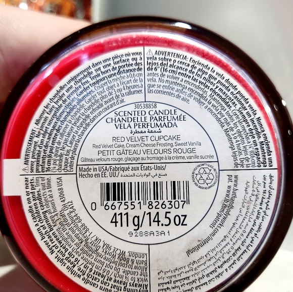 Red Celvet Cupacke  3 Wick Candle by Bath and Body Works RARE DISCONTINUED - Picture 3 of 3